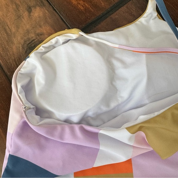 Color Block Bikini Set - Picture 6 of 9